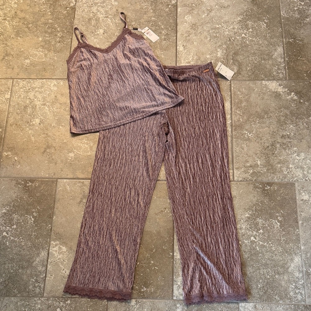 Danskin Pajamas Set Size Medium in Dusty Rose
